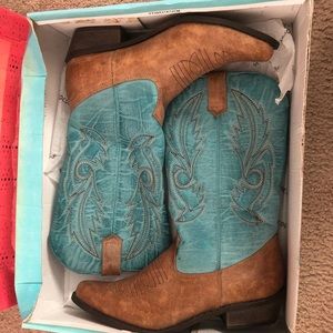 Coconuts by Matisse women’s cowgirl boots